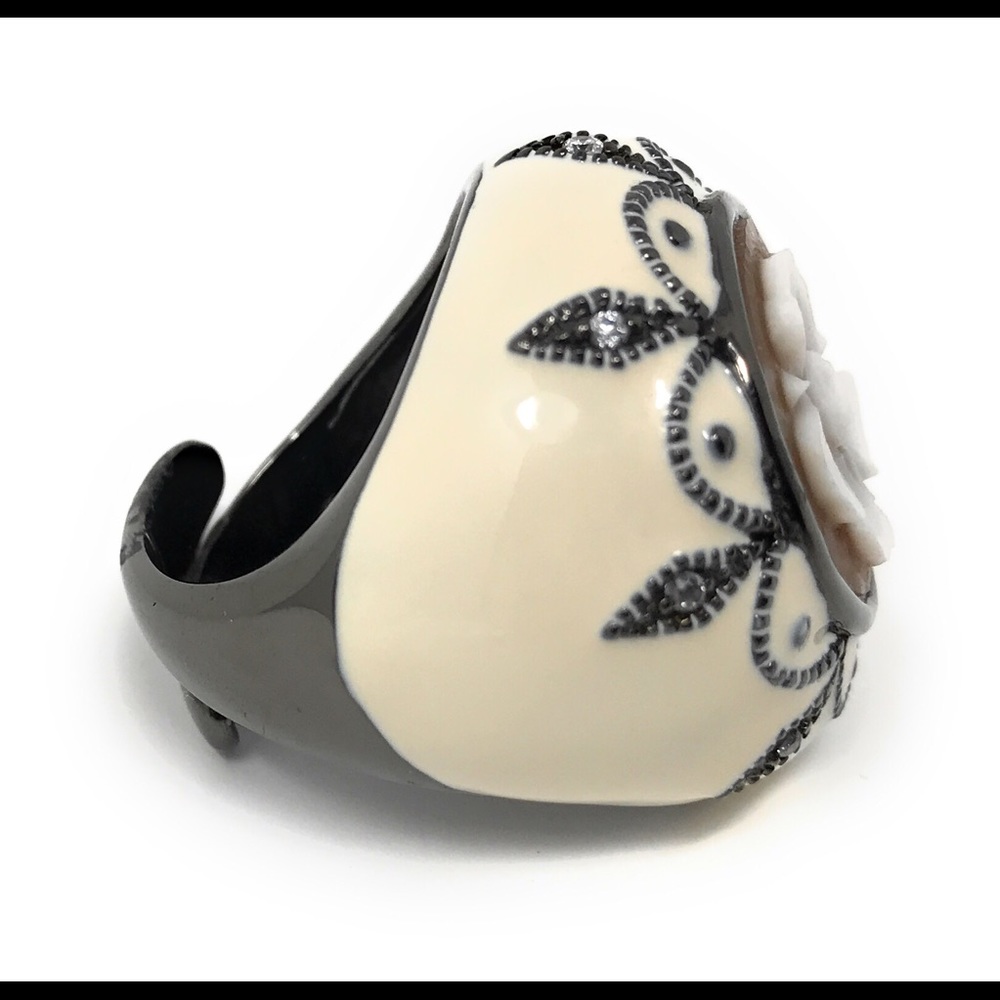 Silver Cameo Enamel Statement Ring - Picture 5 of 8